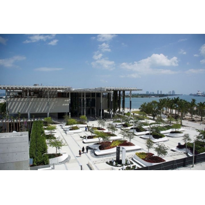 阿爾博樹池景墻檔墻